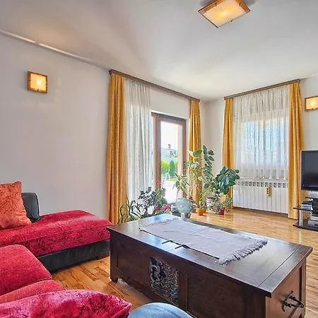 Villa Maggie Sisan Room photo