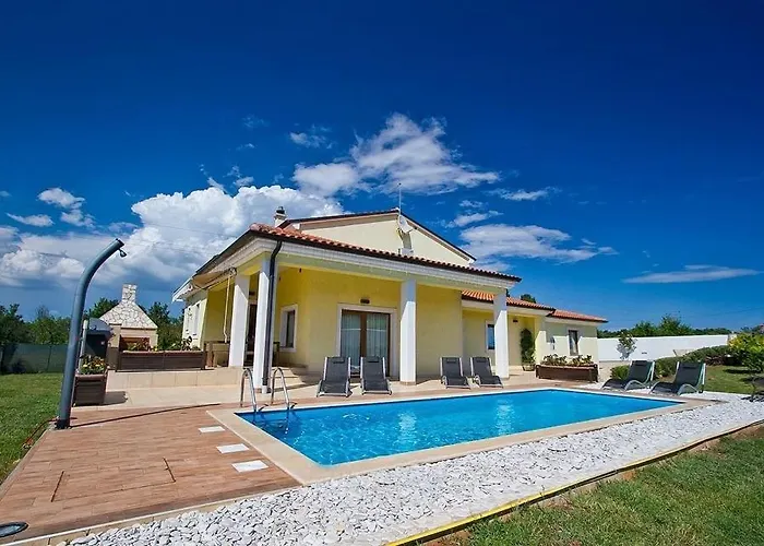 Villa Maggie