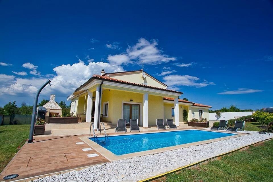 Villa Maggie