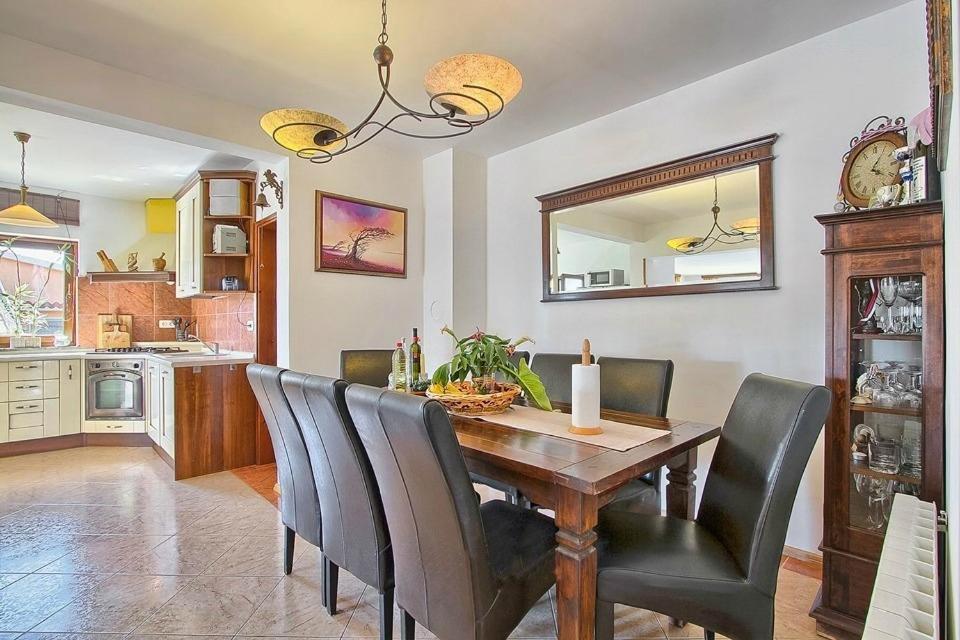 Maggie Villa Sisan